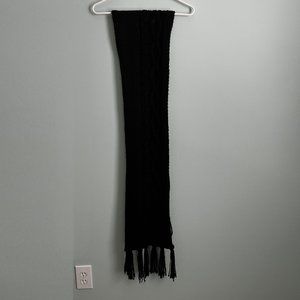 Cable knit black scarf